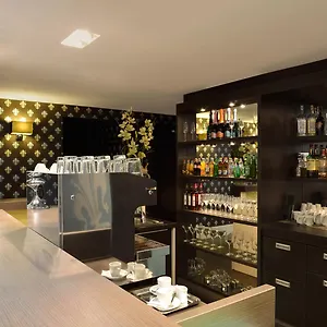 4* Szálloda La Prima Fashion
